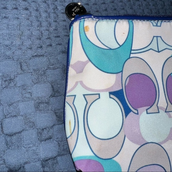 Coach Ashley Signature Royal Blue Large Wristlet. - Picture 4 of 5